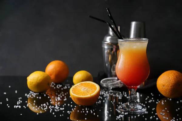 Glass Tasty Summer Cocktail Dark Background — Stock Photo, Image