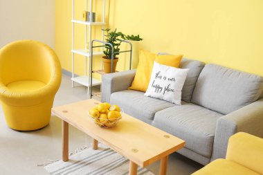 Şık bir oturma odası.