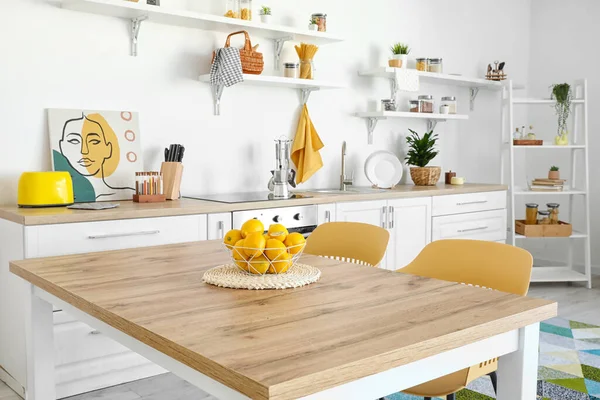 Interior Cocina Elegante Con Comida — Foto de Stock