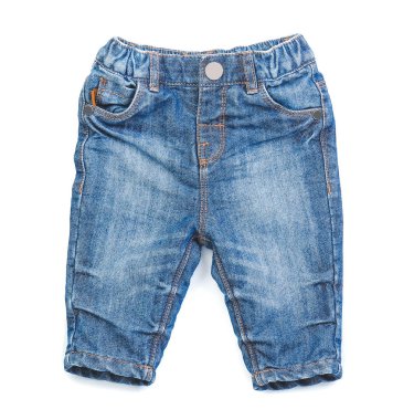 Beyaz arka planda şık bebek kıyafetleri