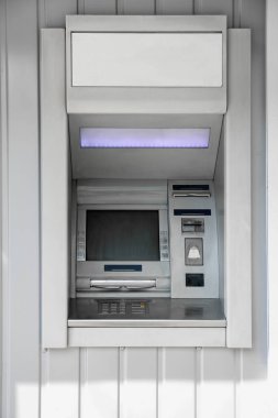 Dışarıdaki modern ATM manzarası