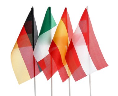 Beyaz arka planda farklı ülkelerin bayrakları