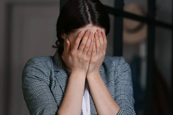 Young Depressed Businesswoman Dark Office — Stock Photo, Image