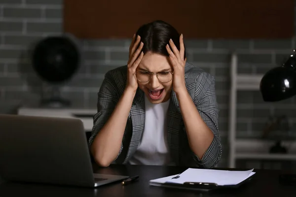 Young Stressed Businesswoman Dark Office — Stock Photo, Image