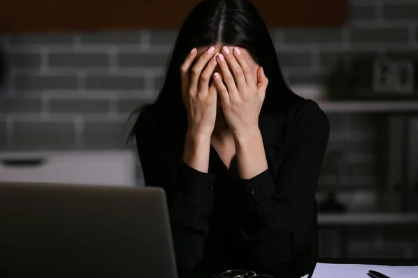 Young Depressed Businesswoman Dark Office — Stock Photo, Image