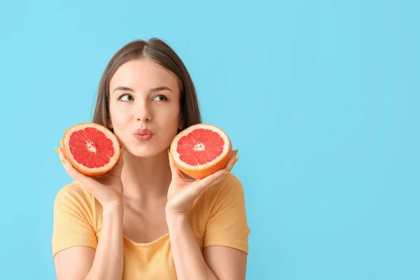 Beautiful Young Woman Juicy Grapefruit Color Background — Stock Photo, Image