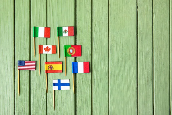 Bandeiras Diferentes Países Fundo Madeira — Fotografia de Stock
