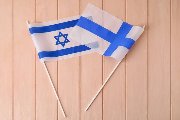 Σημαίες Του Ισραήλ Και Της Φινλανδίας Ξύλινο Φόντο — Φωτογραφία Αρχείου