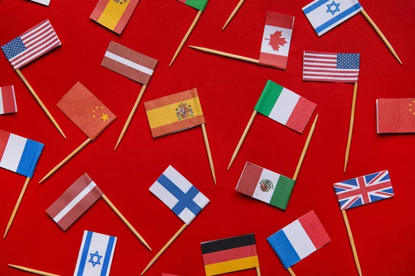 Flaggen Verschiedener Länder Auf Farbigem Hintergrund — Stockfoto
