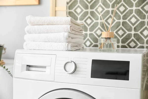 Modern Washing Machine Towels Reed Diffuser Bathroom — Stock Photo, Image