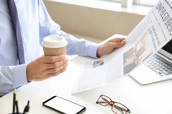 Young Businessman Cup Coffee Reading Newspaper Office — Stock Photo, Image