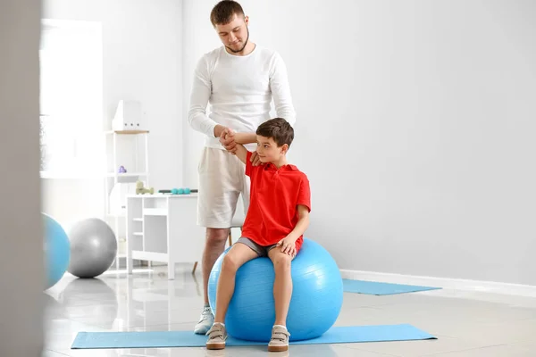 Physiotherapist Working Boy Rehabilitation Center — Stock Photo, Image