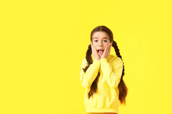 Screaming Little Girl Color Background — Stock Photo, Image
