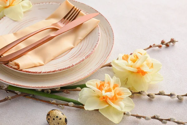 Vacker Dukning Med Narcissus Blommor Ljus Bakgrund — Stockfoto