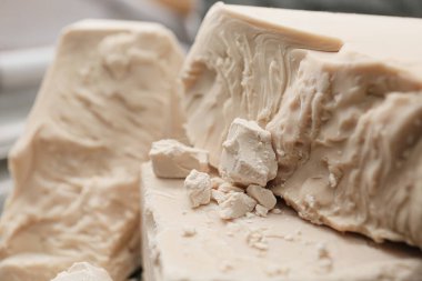 Masada taze maya, yakın plan.