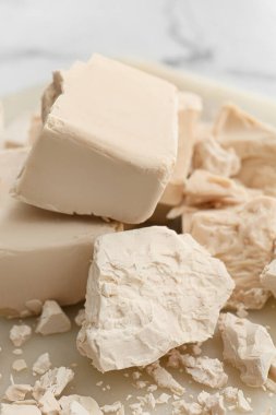 Masada taze maya, yakın plan.