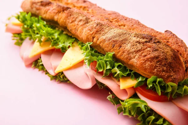 Смачний Бутерброд Чіабата Кольоровому Фоні Крупним Планом — стокове фото