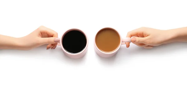 Manos Femeninas Tazas Café Sobre Fondo Blanco — Foto de Stock