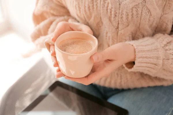 Young Woman Cup Coffee Home — Stock Photo, Image