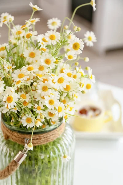 Vase Chamomiles Table Kitchen — Stock Photo, Image