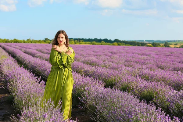 Beautiful Young Woman Lavender Field — Stock Photo, Image