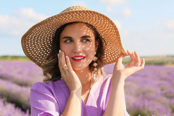 Beautiful Young Woman Lavender Field — Stock Photo, Image