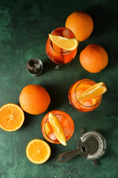 Samenstelling Met Smakelijke Aperol Spritz Cocktail Kleur Achtergrond — Stockfoto