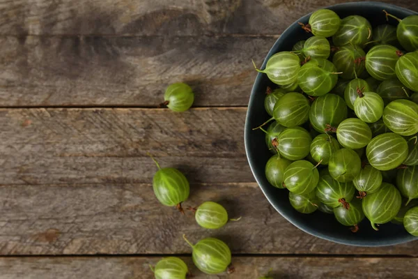 Skål Med Färska Mogna Krusbär Trä Bakgrund — Stockfoto