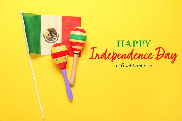 멕시코 독립기념일에 멕시코 국기와 마라카스와 인사말 — 스톡 사진