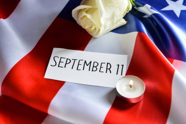 ABD bayrağına düzenlenen Terör saldırıları kurbanları için Ulusal Namaz ve Anma Günü kompozisyonu