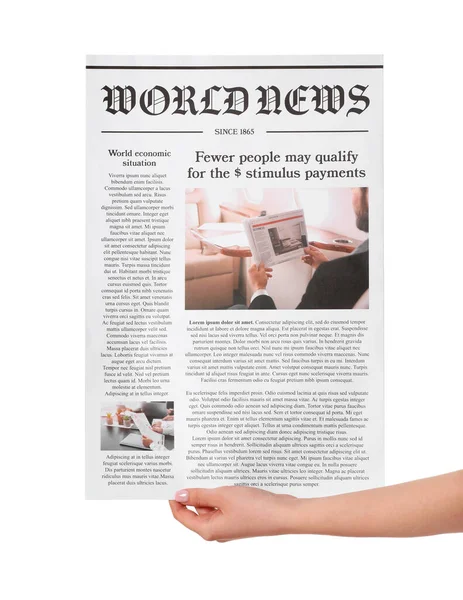白地に女性の手と新聞 — ストック写真