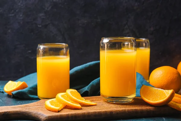 Стаканы Апельсинового Сока Столе — стоковое фото