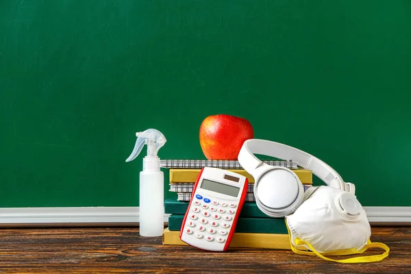 Set Stationery Respirator Table Classroom — Stock Photo, Image