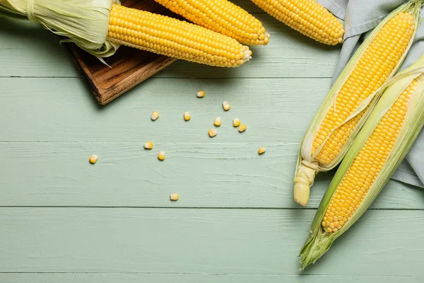 Fresh Corn Cobs Color Wooden Background — Stock Photo, Image