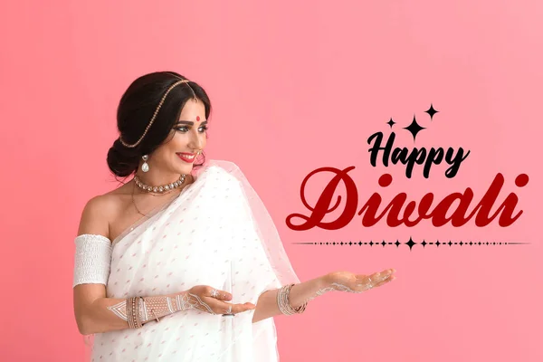 Mulher Indiana Bonita Texto Happy Diwali Fundo Cor — Fotografia de Stock