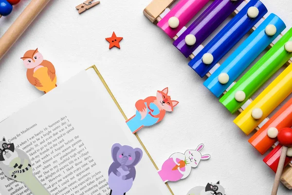 Cute Bookmarks Book Xylophone Light Background — Stock Photo, Image