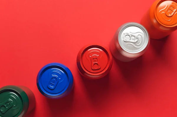 Latas Soda Sobre Fondo Color — Foto de Stock