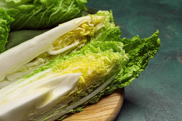 Board Fresh Chinese Cabbage Color Background Closeup — Stock Photo, Image