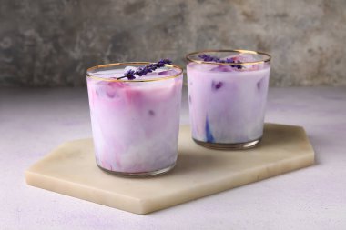 Masada lavantalı taze kokteyl.