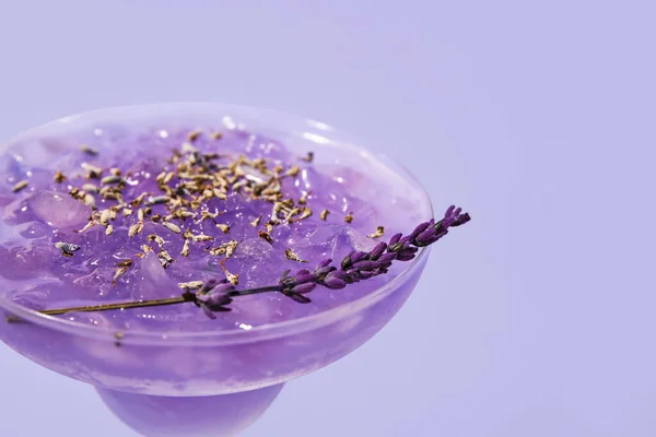 Glass Fresh Cocktail Lavender Color Background Closeup — Stock Photo, Image