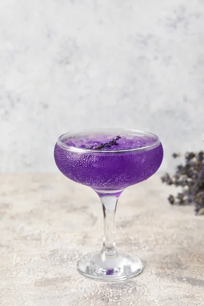Glass Fresh Cocktail Lavender Grey Background — Stock Photo, Image