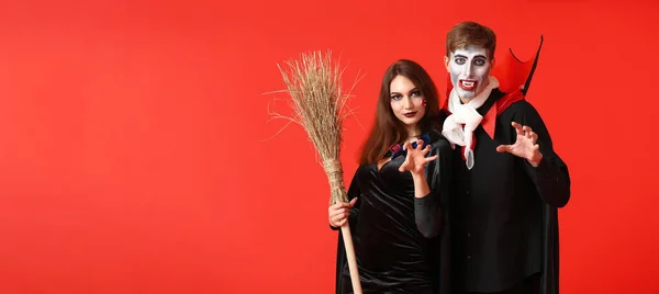 Cadılar Bayramı Kostümleri Içindeki Arkadaşlar Metin Için Alanı Olan Renk — Stok fotoğraf