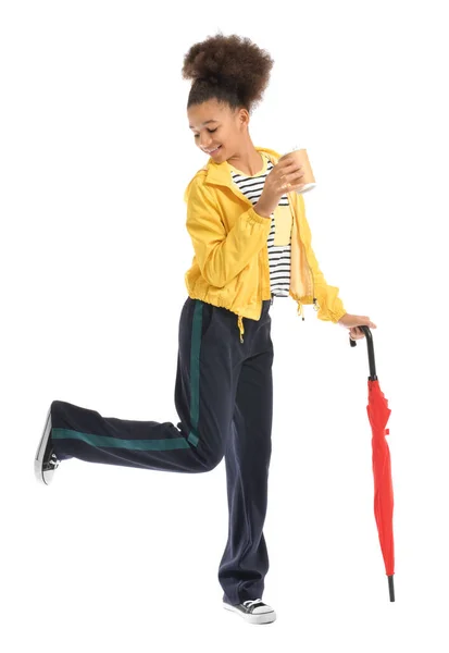 Snygg Afroamerikansk Tonåring Flicka Med Kopp Varm Kakao Och Paraply — Stockfoto