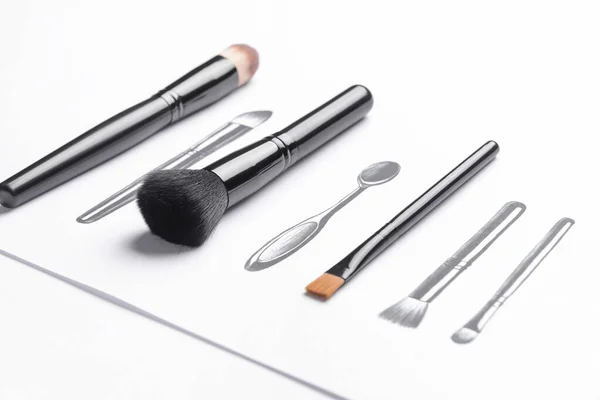 Brushes Make Dengan Gambar Pada Latar Belakang Putih — Stok Foto