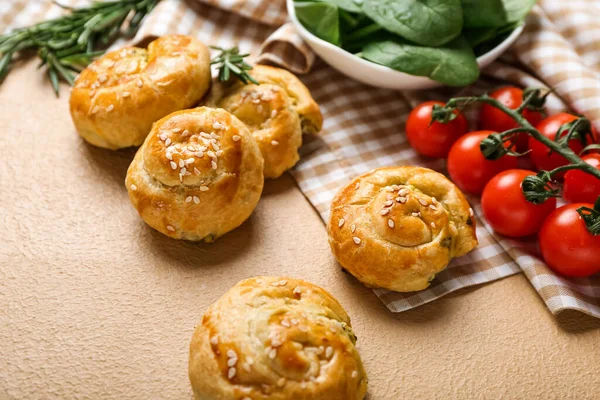 Puff Pastry Stuffed Spinach Vegetables Color Background — Stock Photo, Image