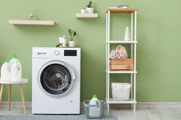 Interiör Badrum Med Modern Tvättmaskin — Stockfoto