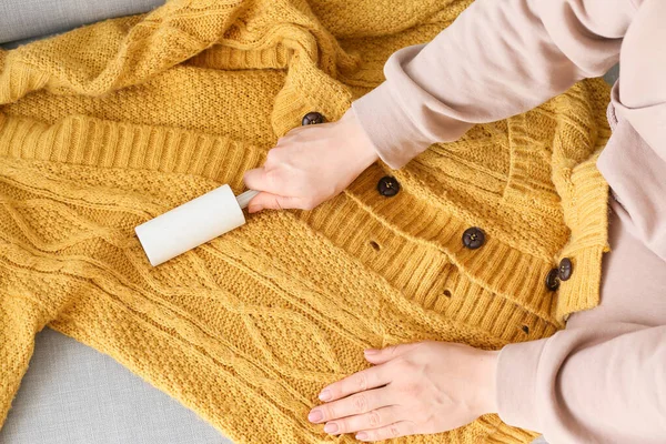 Woman Cleaning Knitted Sweater Lint Roller Closeup — Stock Photo, Image