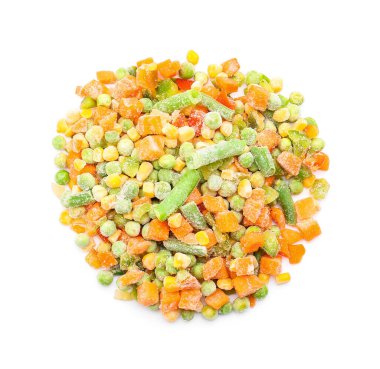 Beyaz arka planda farklı donmuş sebzeler