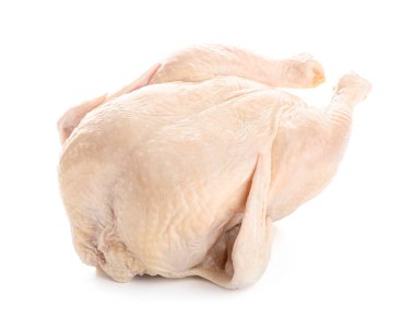 Beyaz arka plan üzerinde bütün çiğ tavuk