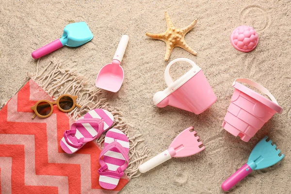 Set Strandzubehör Für Kinder Auf Sand — Stockfoto